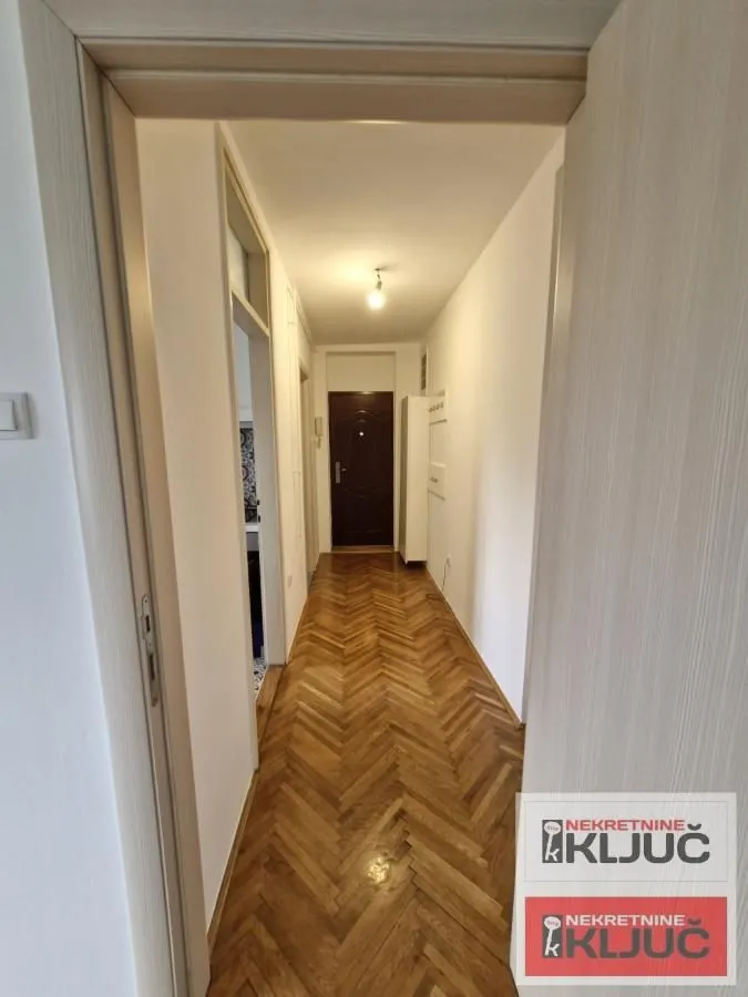 Prodaja, dvosoban stan, 57m², Cara Dušana, Novi Sad Sve Podlokacije