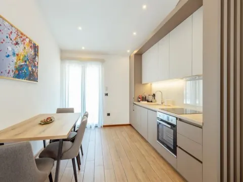 Izdavanje, jednosoban stan, 50m², Kotor, Crna Gora