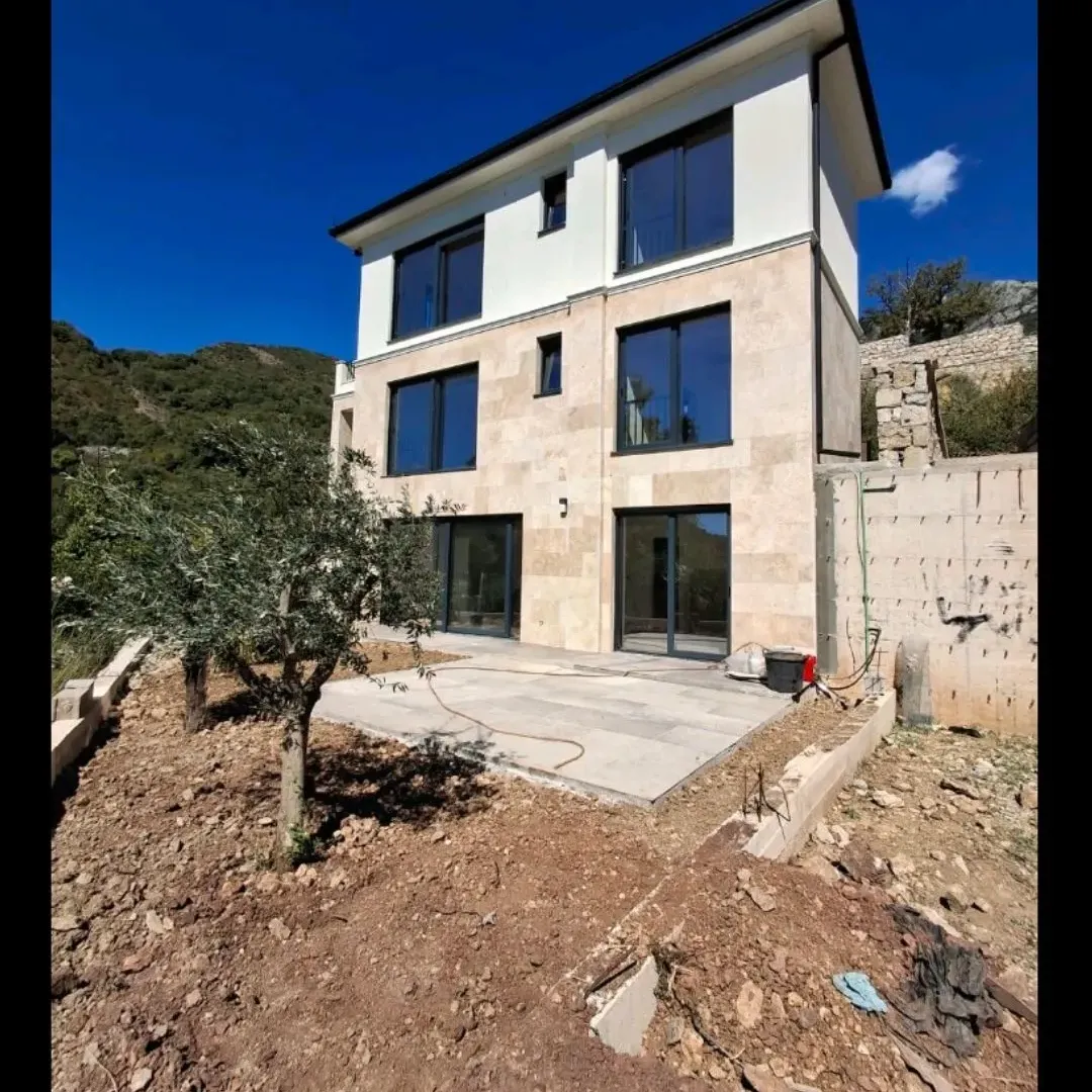 Sale, house, 180m², Markovići, Budva