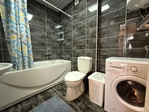 Rent, two bedroom apartment, 60m², Bečići, Budva - image 8