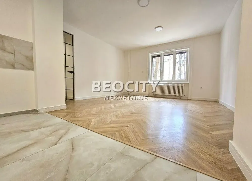 Prodaja, četvorosoban stan, 112m², Centar, Novi Sad