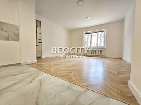 Prodaja, četvorosoban stan, 112m², Centar, Novi Sad