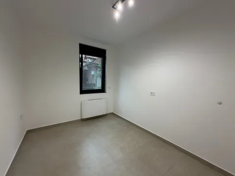 Izdavanje, poslovni prostor, 55m², Crveni Krst, Beograd - image 6