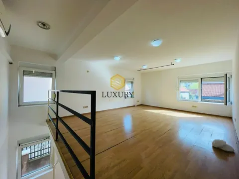 Izdavanje, poslovni prostor, 45m², Stari Aerodrom, Podgorica - image 7