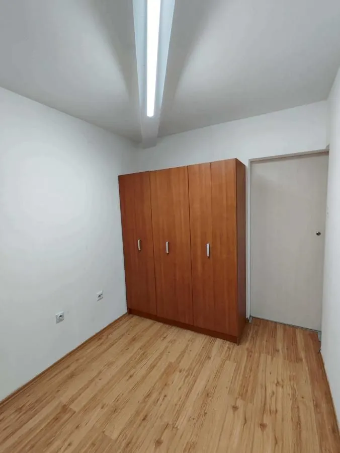 Rent, office space, 112m², Batajnica, Beograd