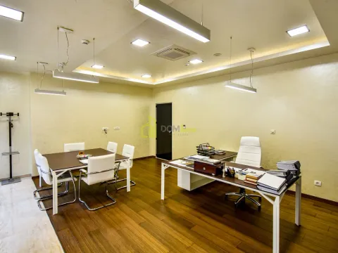 Izdavanje, poslovni prostor, 75m², Centar, Podgorica - image 4