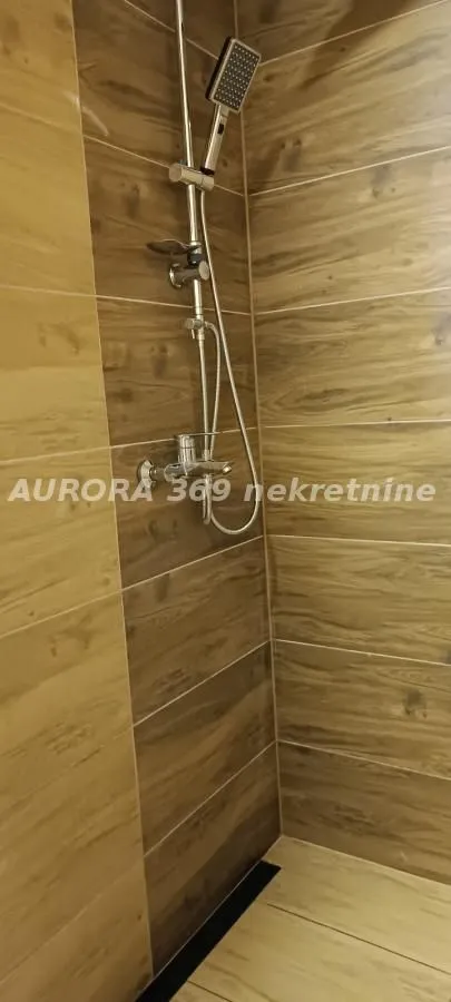 Izdavanje, garsonjera, 25m², Bulevar Oslobodjenja, Novi Sad Sve Podlokacije