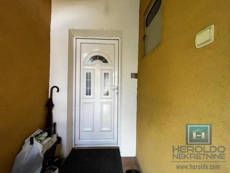 Prodaja, kuća, 228m², Centar, Jagodina