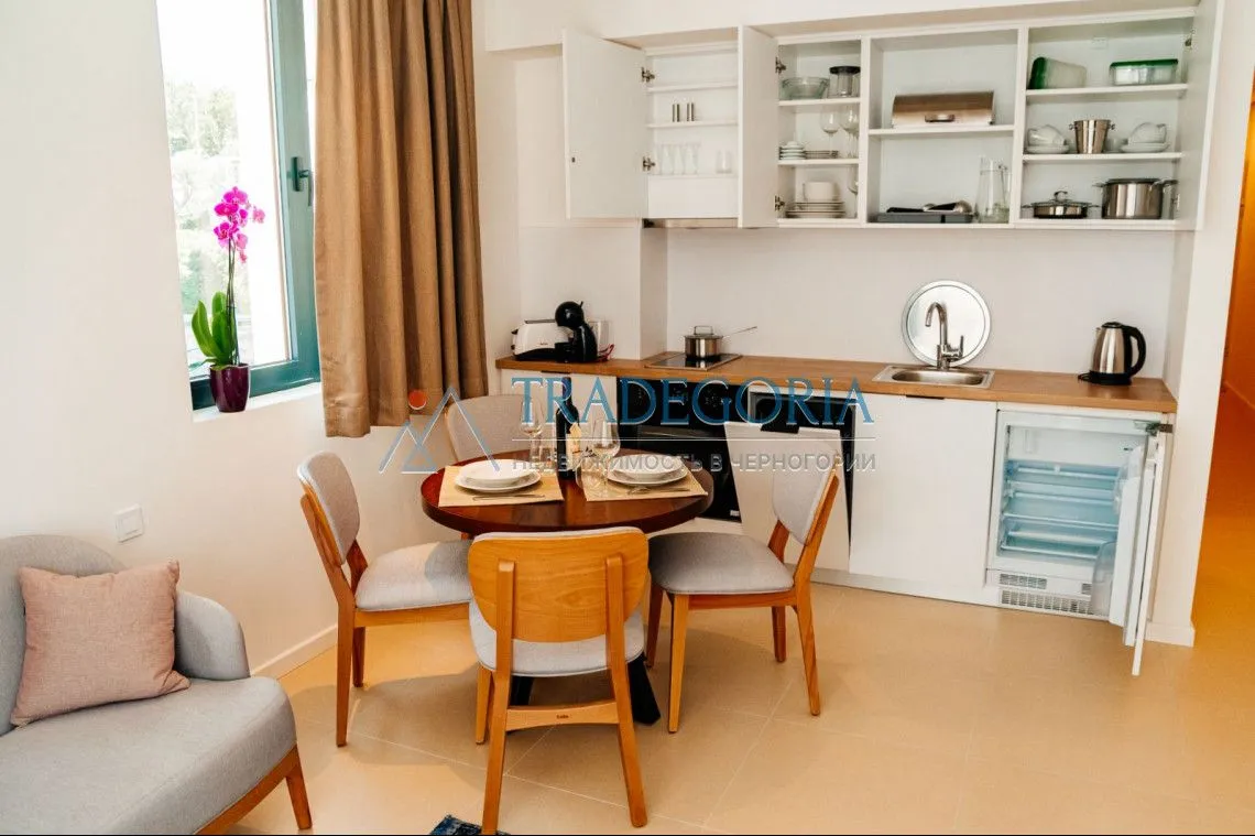 Prodaja, dvosoban stan, 110m², Rafailovići, Budva