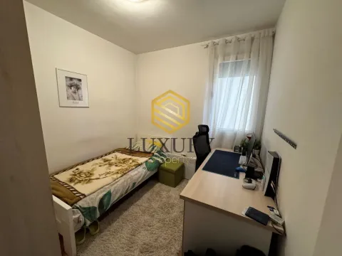 Prodaja, trosoban stan, 87m², Blok 6, Podgorica - image 5