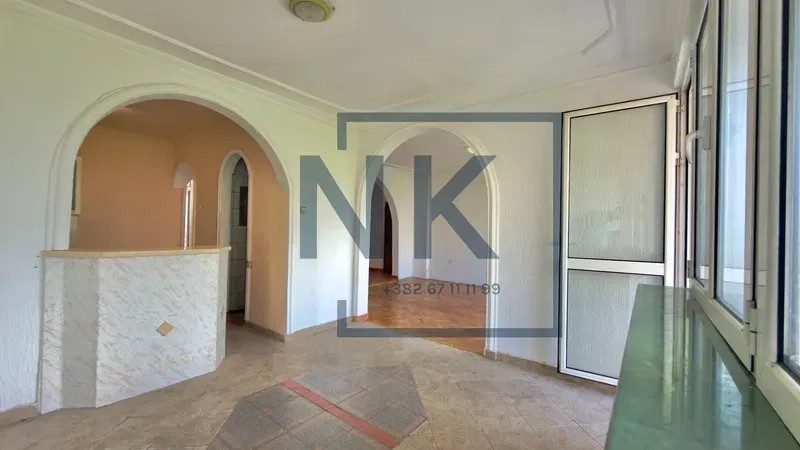 Prodaja, dvosoban stan, 71m², Pejton, Podgorica