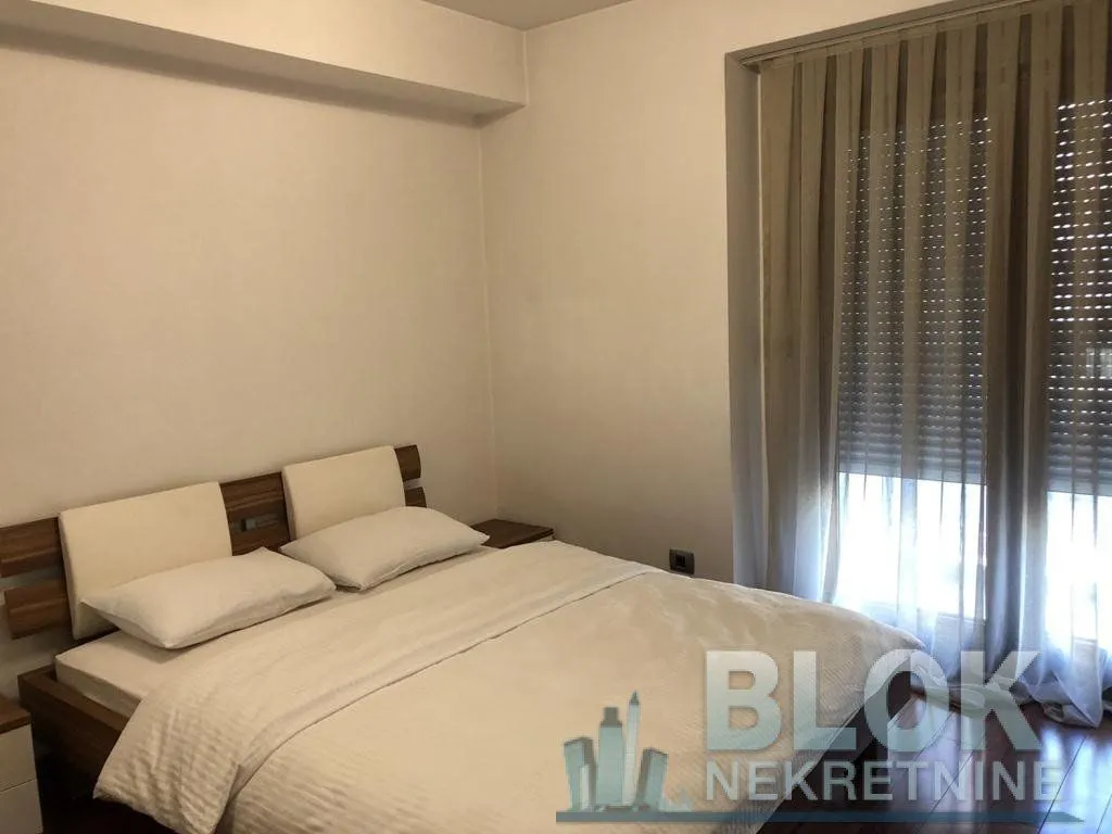 Izdavanje, trosoban stan, 140m², Preko Morače, Podgorica