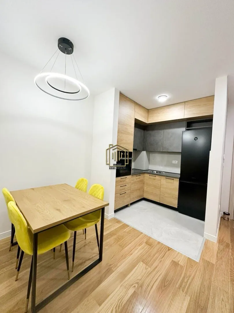 Izdavanje, jednosoban stan, 41m², Central Point, Podgorica