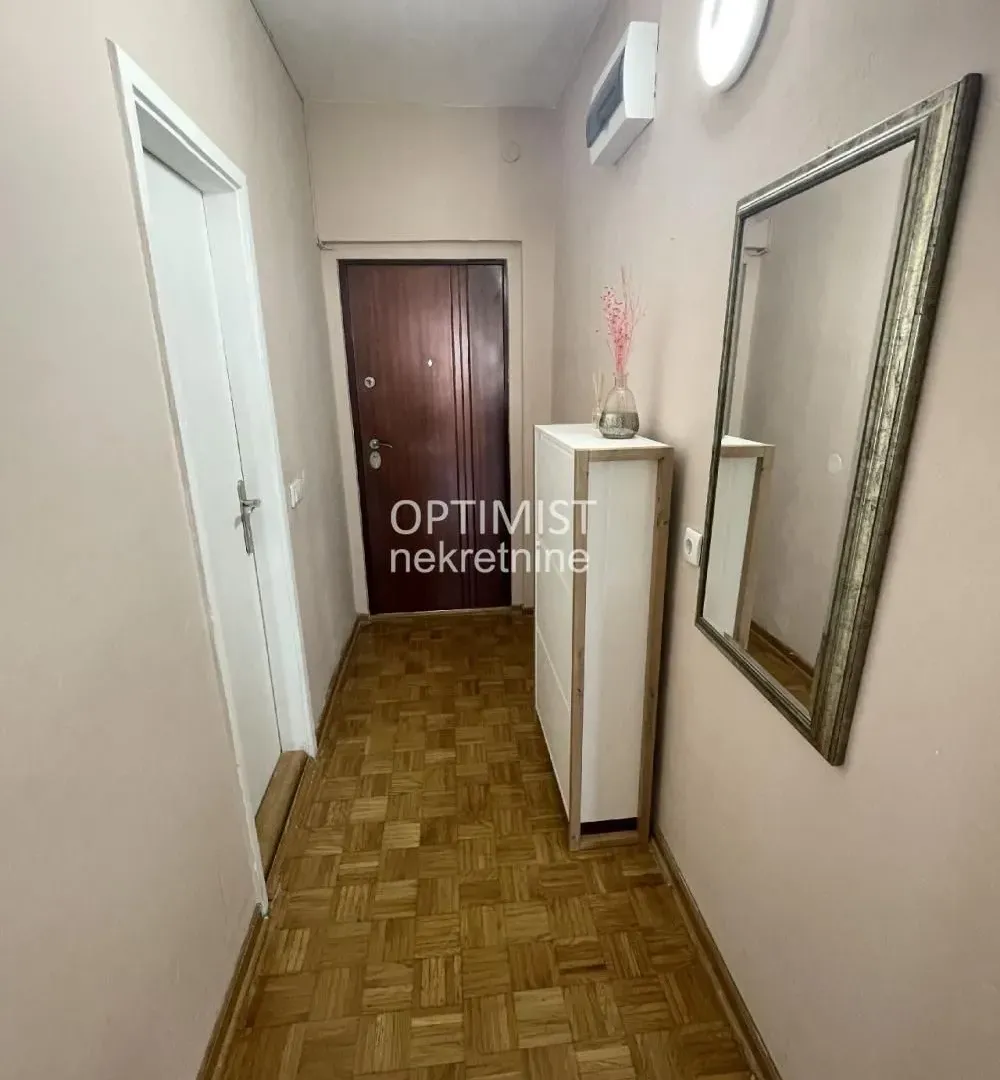 Sale, two bedroom apartment, 61m², Stari Merkator, Novi Beograd Sve Podlokacije