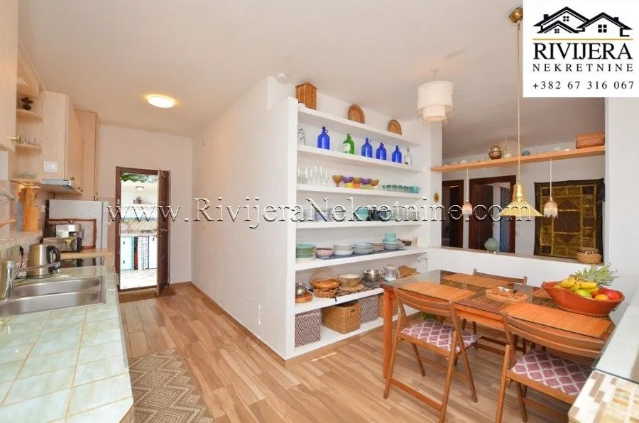 Prodaja, kuća, 203m², Njivice, Herceg Novi