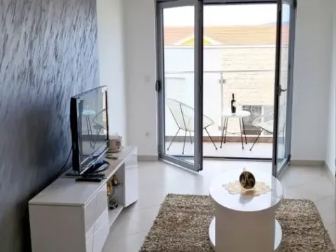 Prodaja, dvosoban stan, 63m², Tivat, Crna Gora - image 5