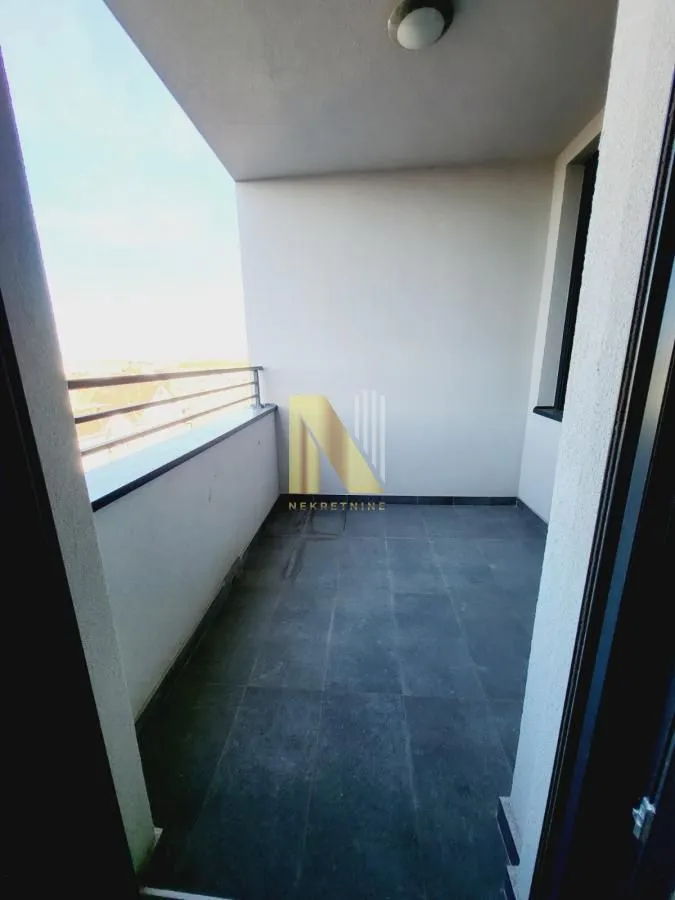 Prodaja, četvorosoban stan, 170m², Grbavica, Novi Sad Sve Podlokacije