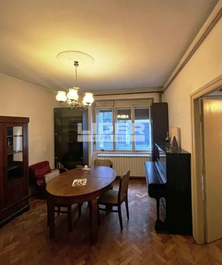 Prodaja, trosoban stan, 77m², Stari Grad, Beograd