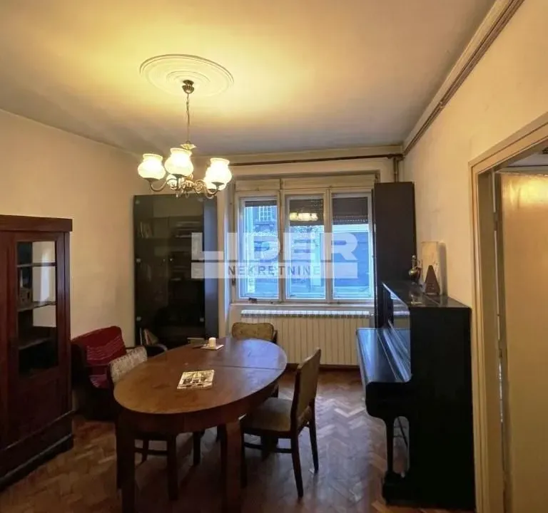 Prodaja, trosoban stan, 77m², Stari Grad, Beograd