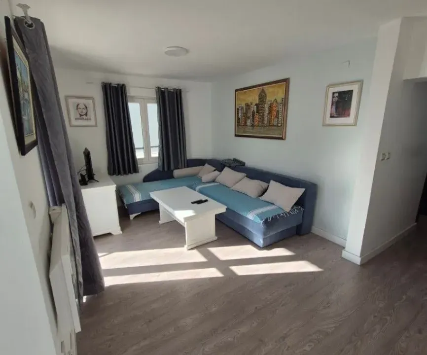 Izdavanje, jednosoban stan, 64m², Velji Vinogradi, Budva