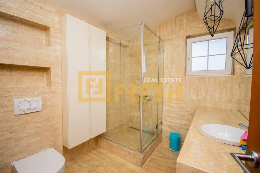 Rent, house, 320m², Gornja Gorica, Podgorica