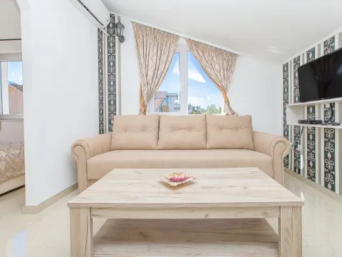 Izdavanje, jednosoban stan, 65m², Centar, Tivat - image 6