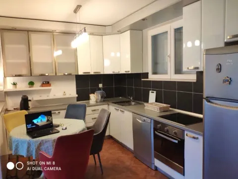Izdavanje, dvosoban stan, 65m², Kumbor, Herceg Novi - image 2