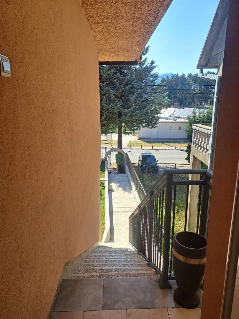 Rent, two bedroom apartment, 68m², Cetinje, Crna Gora
