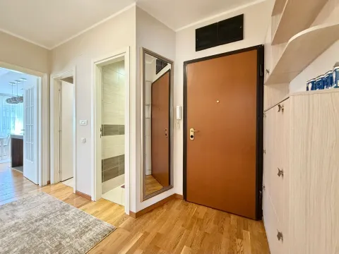 Sale, two bedroom apartment, 69m², City Kvart, Podgorica - image 8