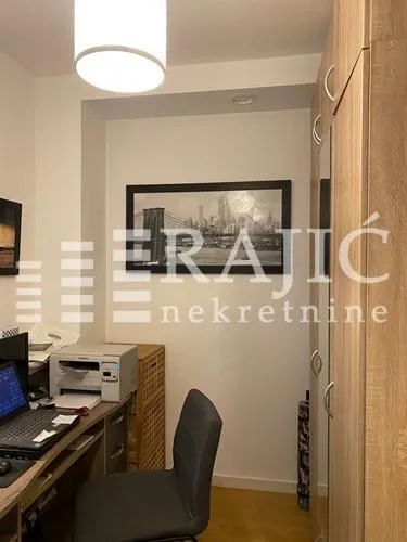 Izdavanje, četvorosoban stan, 103m², Novi Beograd Sve Podlokacije, Beograd