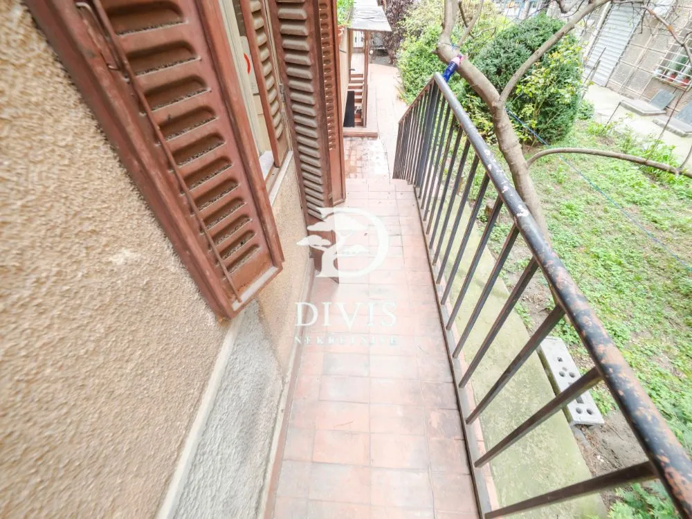 Prodaja, trosoban stan, 80m², Skadarlija, Beograd