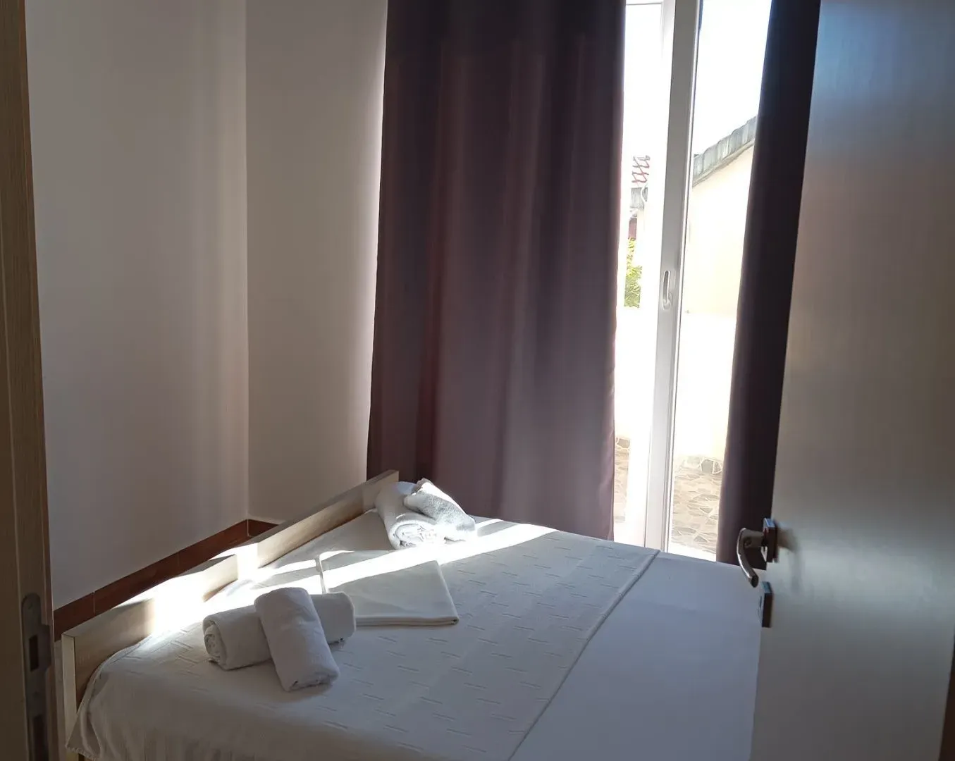 Izdavanje, jednosoban stan, 45m², Budva, Crna Gora