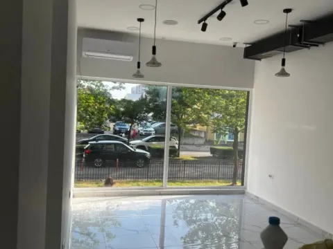 Izdavanje, poslovni prostor, 93m², Stari Aerodrom, Podgorica - image 7