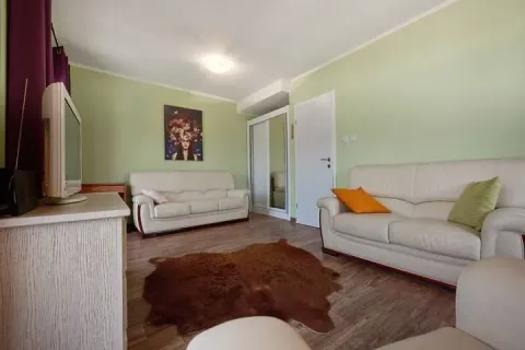 Prodaja, trosoban stan, 72m², Prčanj, Kotor - image 12