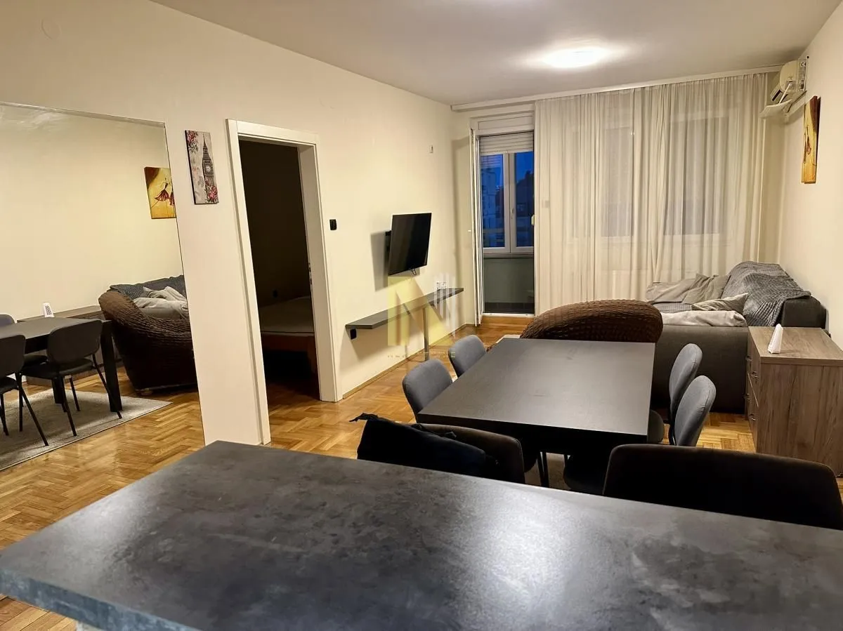 Izdavanje, dvosoban stan, 50m², Grbavica, Novi Sad Sve Podlokacije