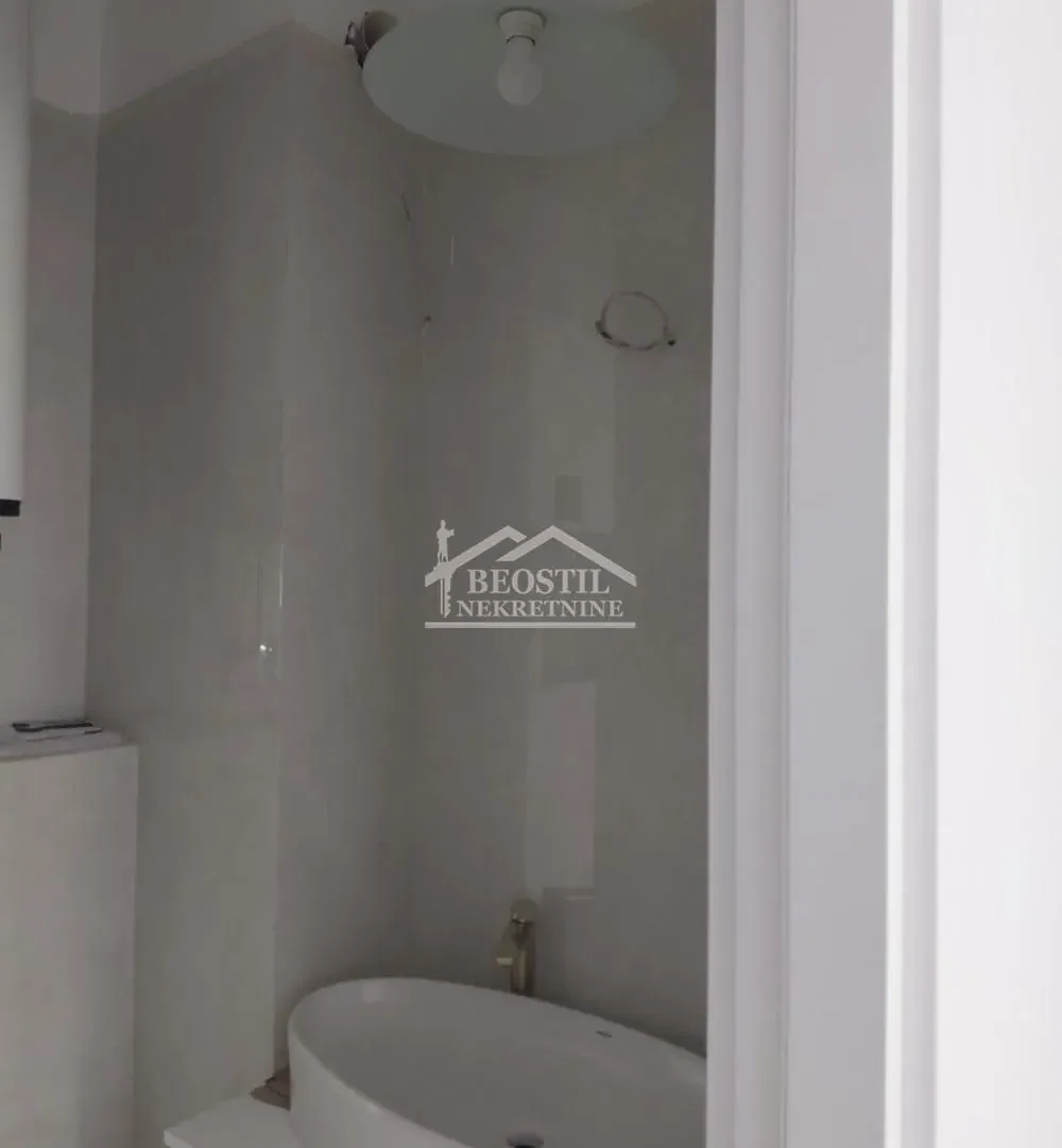 Prodaja, trosoban stan, 83m², Kalenić Pijaca, Vračar Sve Podlokacije