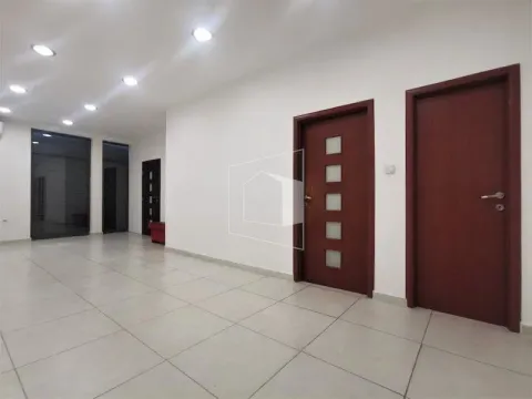 Rent, office space, 68m², Vezirov Most, Podgorica - image 2