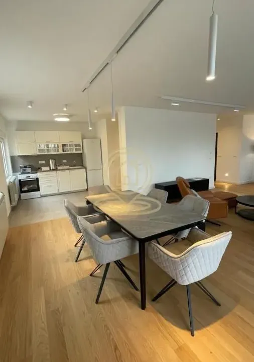 Izdavanje, četvorosoban stan, 151m², Voždovac Sve Podlokacije, Beograd