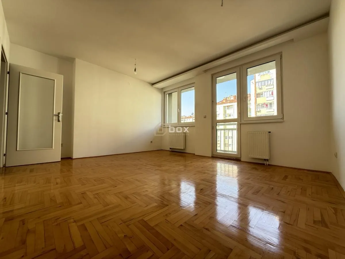 Izdavanje, dvosoban stan, 65m², Medijana, Niš