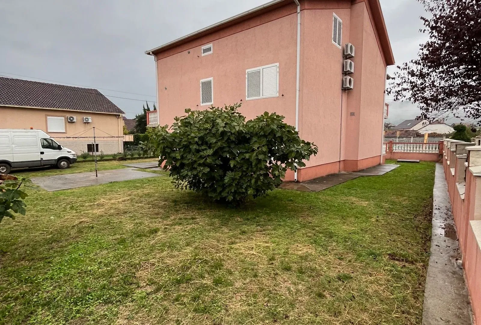 Sale, house, 761m², Tološi, Podgorica