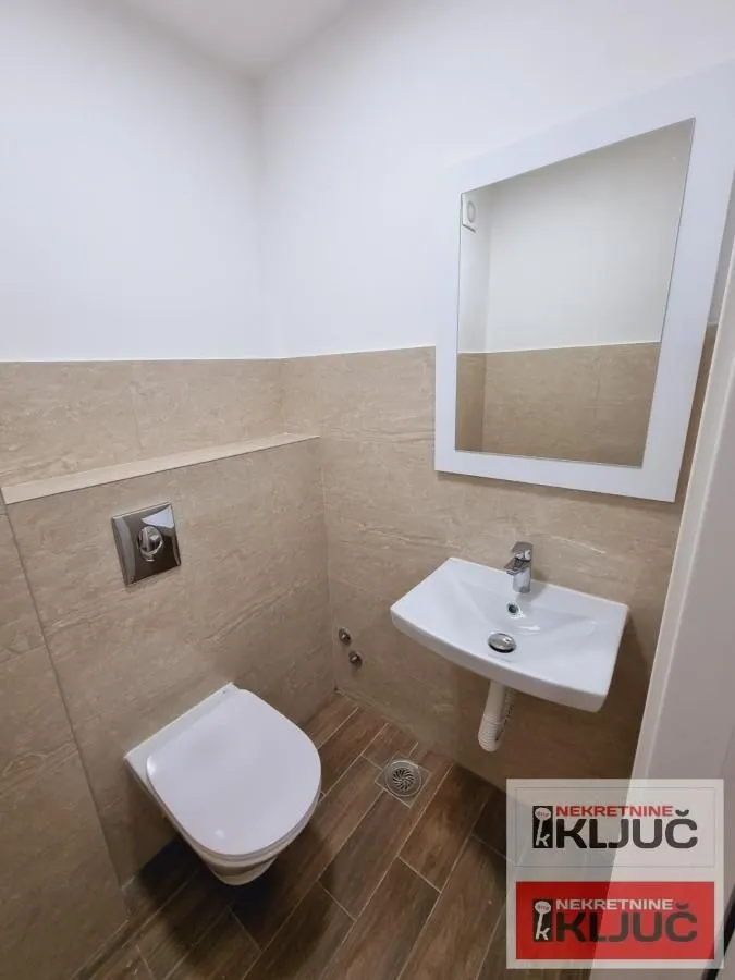 Prodaja, trosoban stan, 63m², Bulevar patrijarha Pavla, Novi Sad Sve Podlokacije