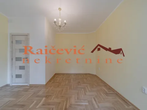 Sale, one bedroom apartment, 28m², Zvezdara Sve Podlokacije, Beograd - image 9