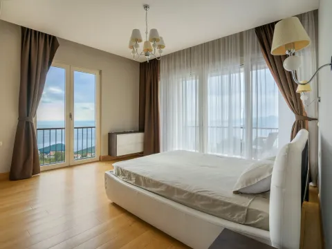 Rent, house, 600m², Blizikuće, Budva - image 18