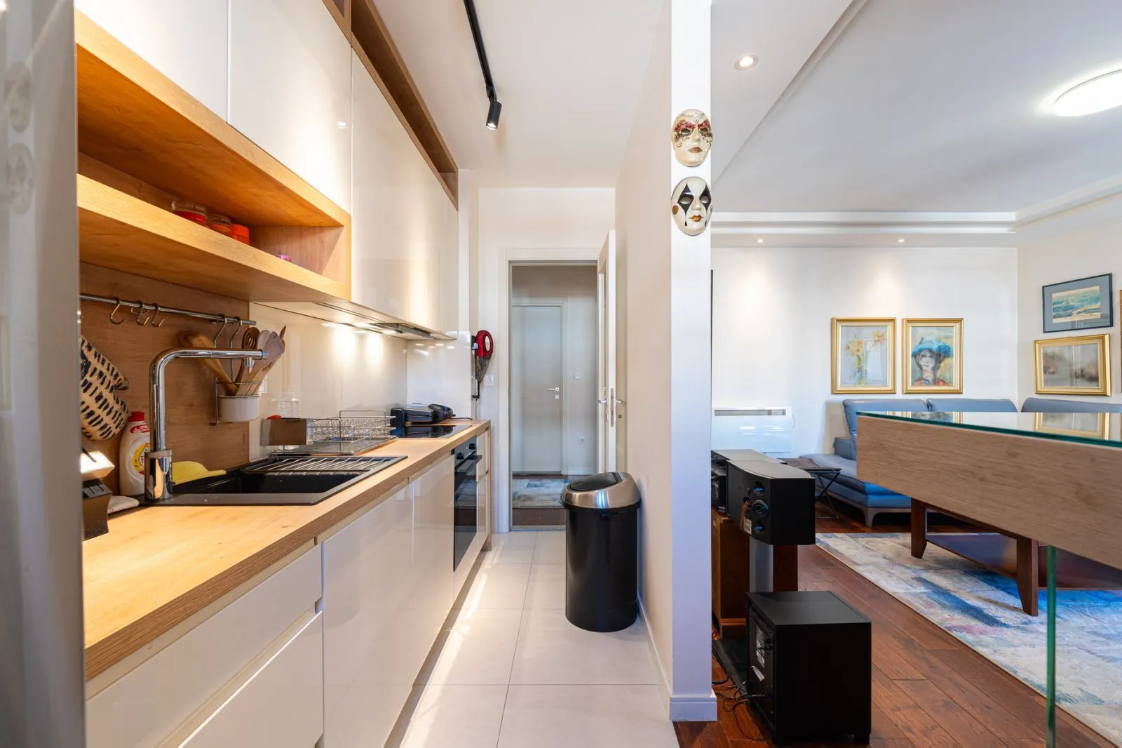 Rent, apartment, 68m², Central Point, Podgorica