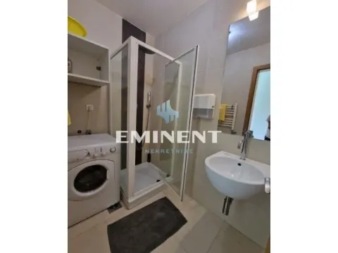 Izdavanje, trosoban stan, 130m², Savski Venac, Beograd - image 12