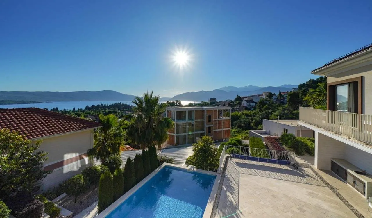 Sale, house, 290m², Tivat, Crna Gora