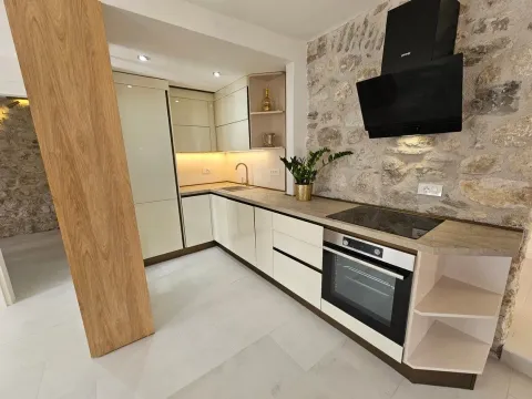 Prodaja, jednosoban stan, 57m², Perast, Kotor - image 22