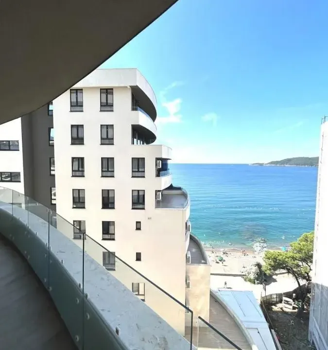 Prodaja, dvosoban stan, 70m², Rafailovići, Budva