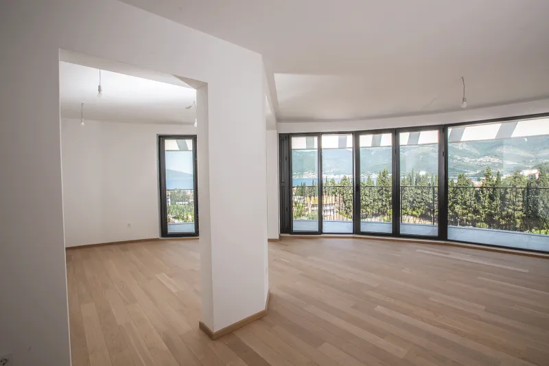 Prodaja, trosoban stan, 143m², Tivat, Crna Gora