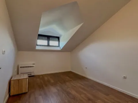 Sale, house, 343m², Obala Morače, Podgorica - image 5